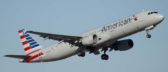 American Airbus A321-211 N150UW, Phoenix Sky Harbor, January 3, 2015
